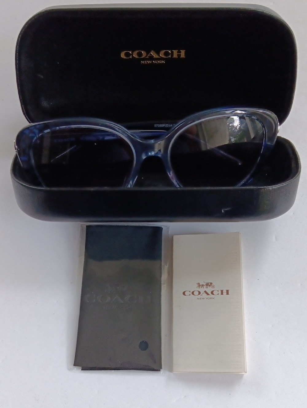 Coach Women's Blue Gradient Cat-Eye Sunglasses Horse & Carriage  HC8348U  NWOT - Picture 13 of 16